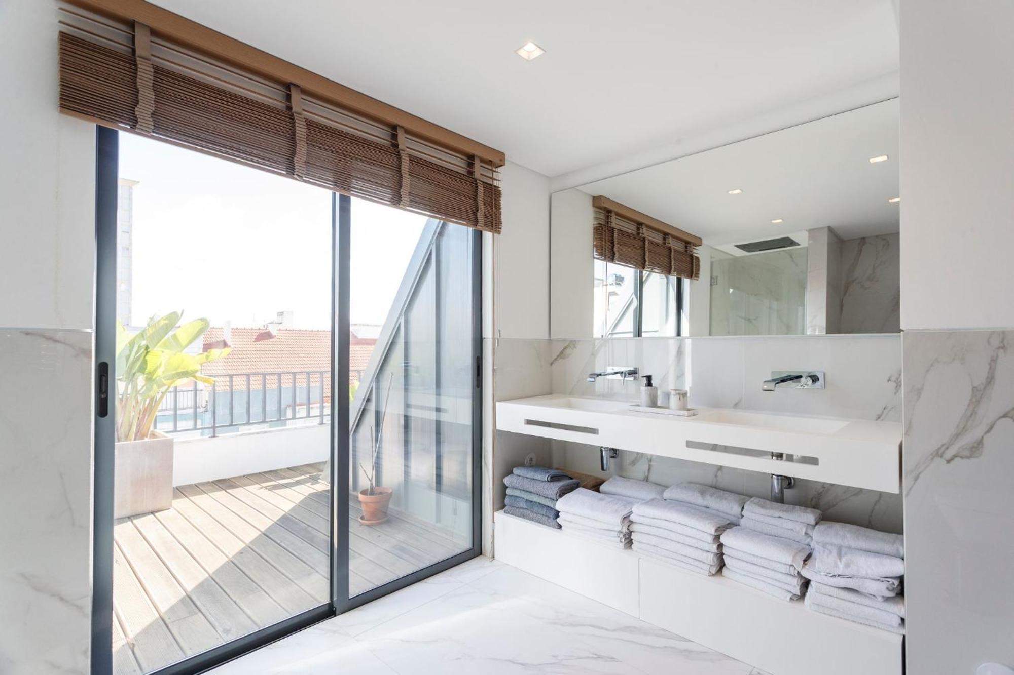 Luxury Suite With Balcony And Shared Accommodation In The Parque Eduardo VII Area Lisbon Bagian luar foto